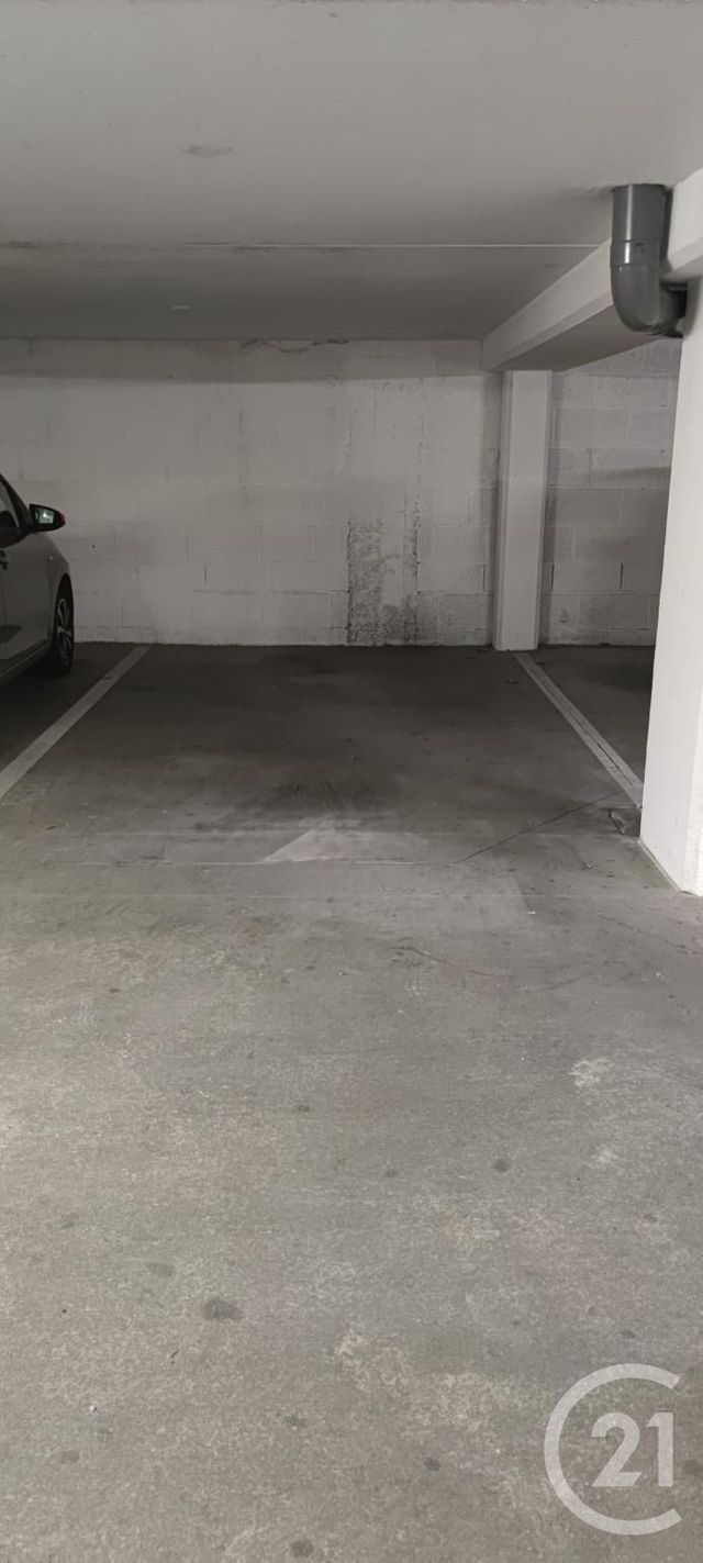 Parking à louer - 10 m2 - Laval - 53 - PAYS-DE-LOIRE