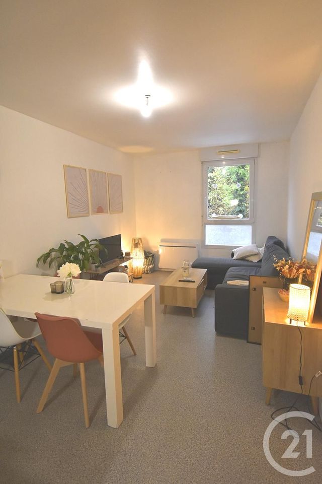 Appartement à louer - 2 pièces - 40 m2 - Laval - 53 - PAYS-DE-LOIRE